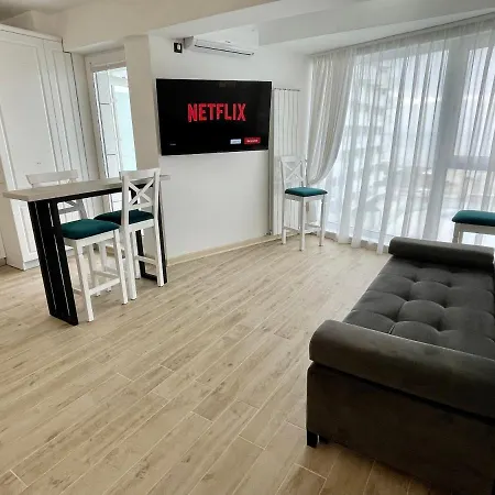 Novsee Infinity Pool & Apartament Năvodari