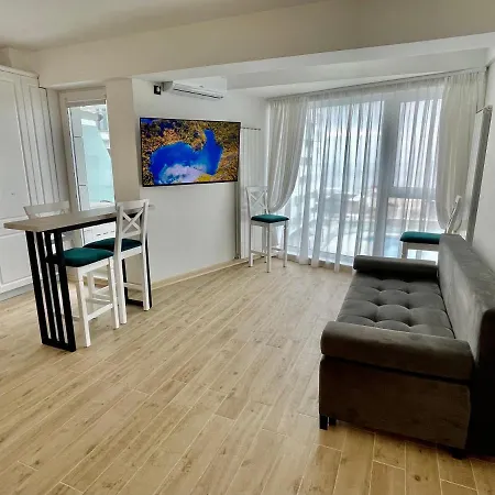 Novsee Infinity Pool & Apartament Năvodari