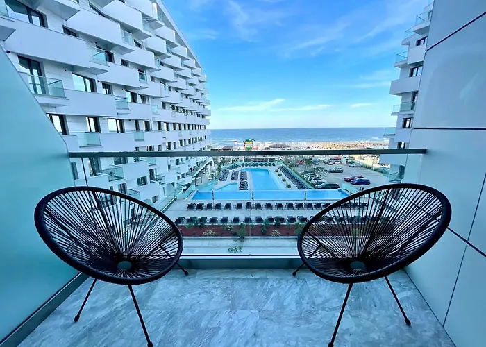 Novsee Infinity Pool & Apartament *