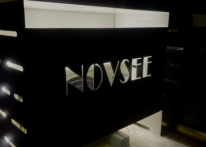 Novsee Infinity Pool & Năvodari