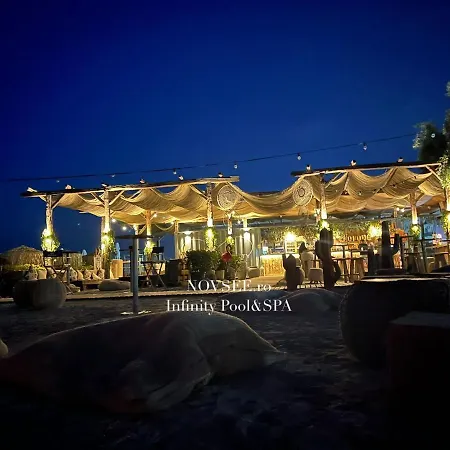 Novsee Infinity Pool & Lejlighed Năvodari