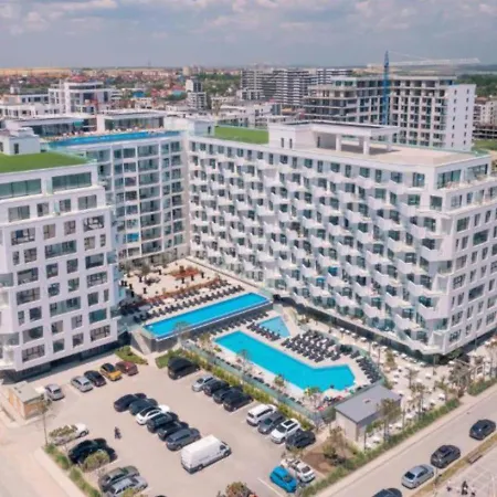 Novsee Infinity Pool &