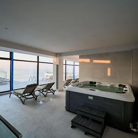 Novsee Infinity Pool & Lejlighed