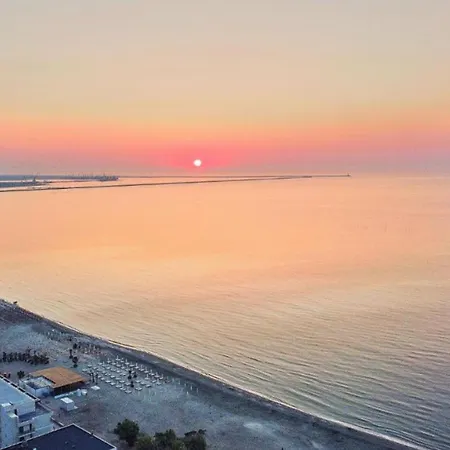 Novsee Infinity Pool & Apartament Năvodari