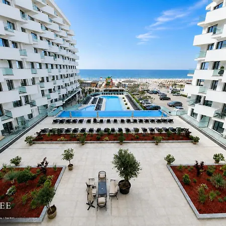 Novsee Infinity Pool &