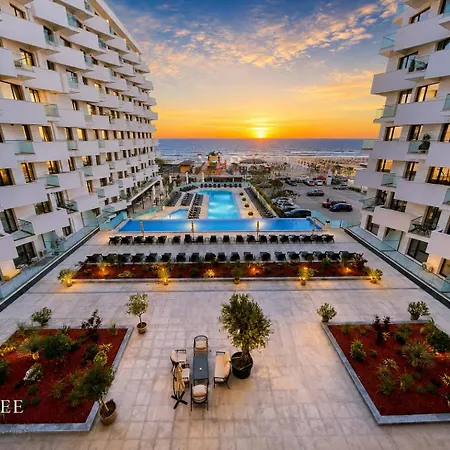 Novsee Infinity Pool &